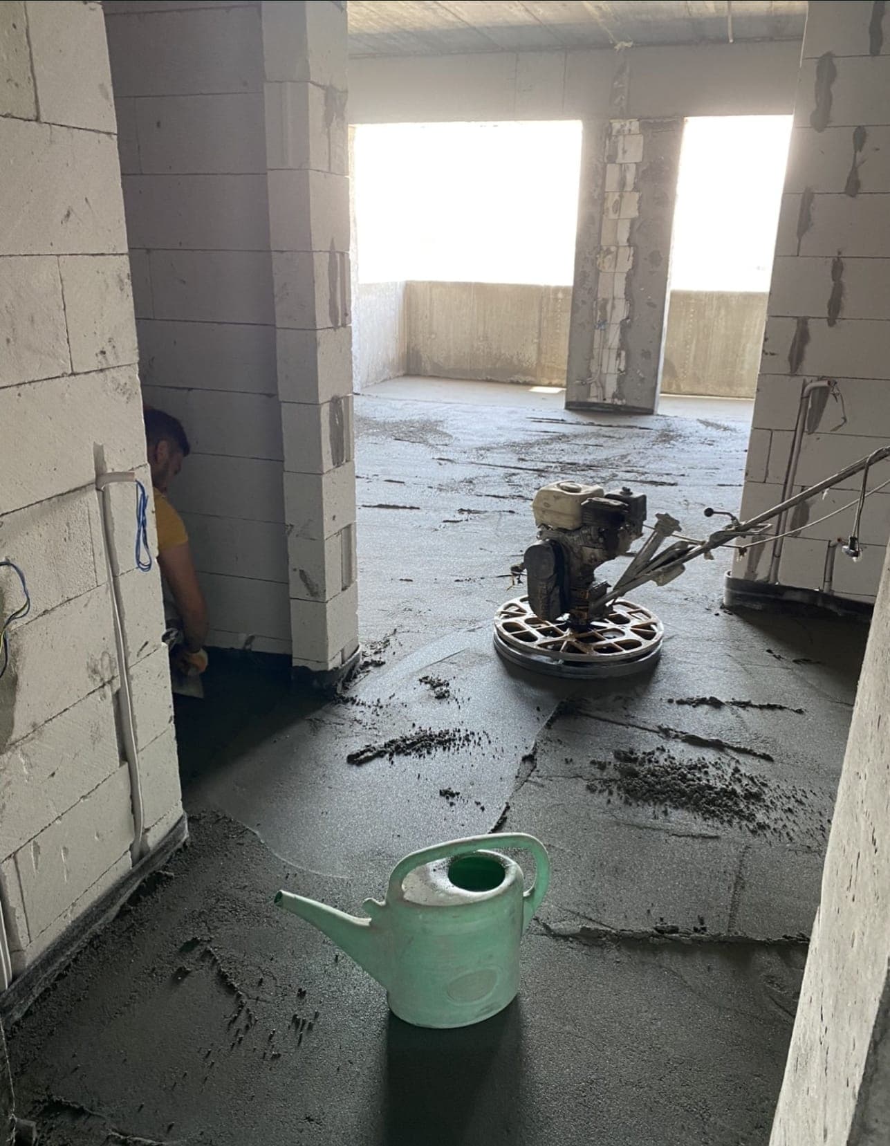 apart de turnat si finisat sapa elicopterizata